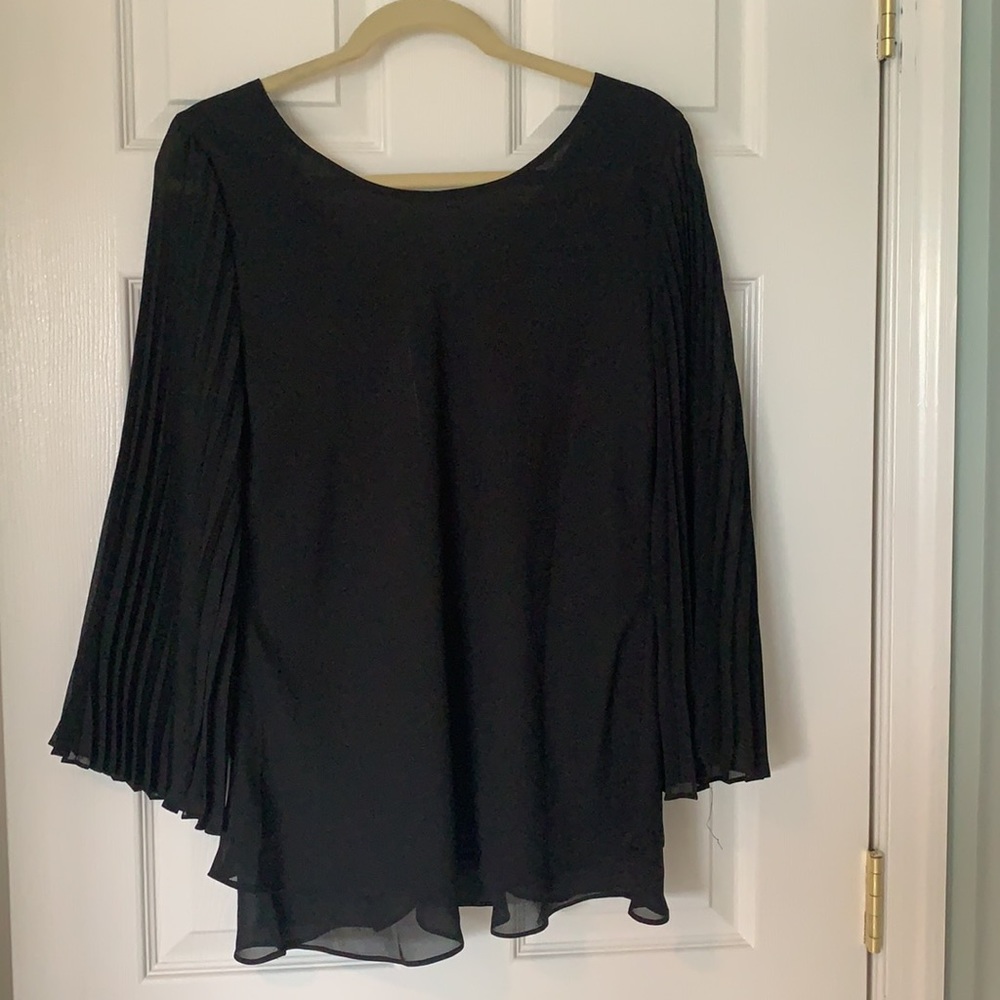 Reversible flowy top - Picture 2 of 3
